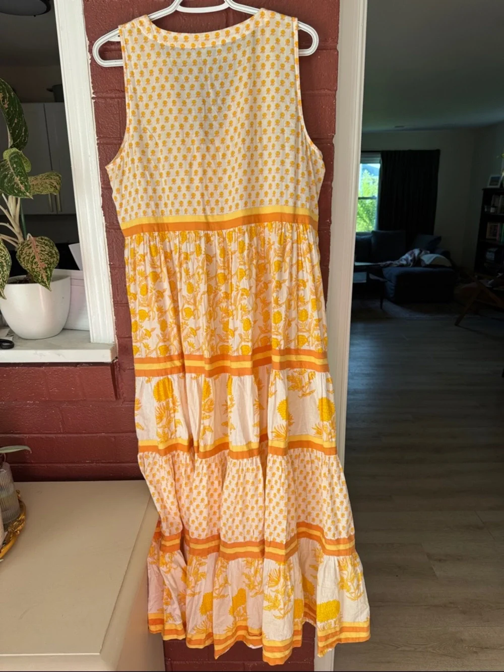 Chelsea & Theodore 100% Cotton Yellow & White Sleeveless VNeck Tiered Maxi Dress - Picture 6 of 8